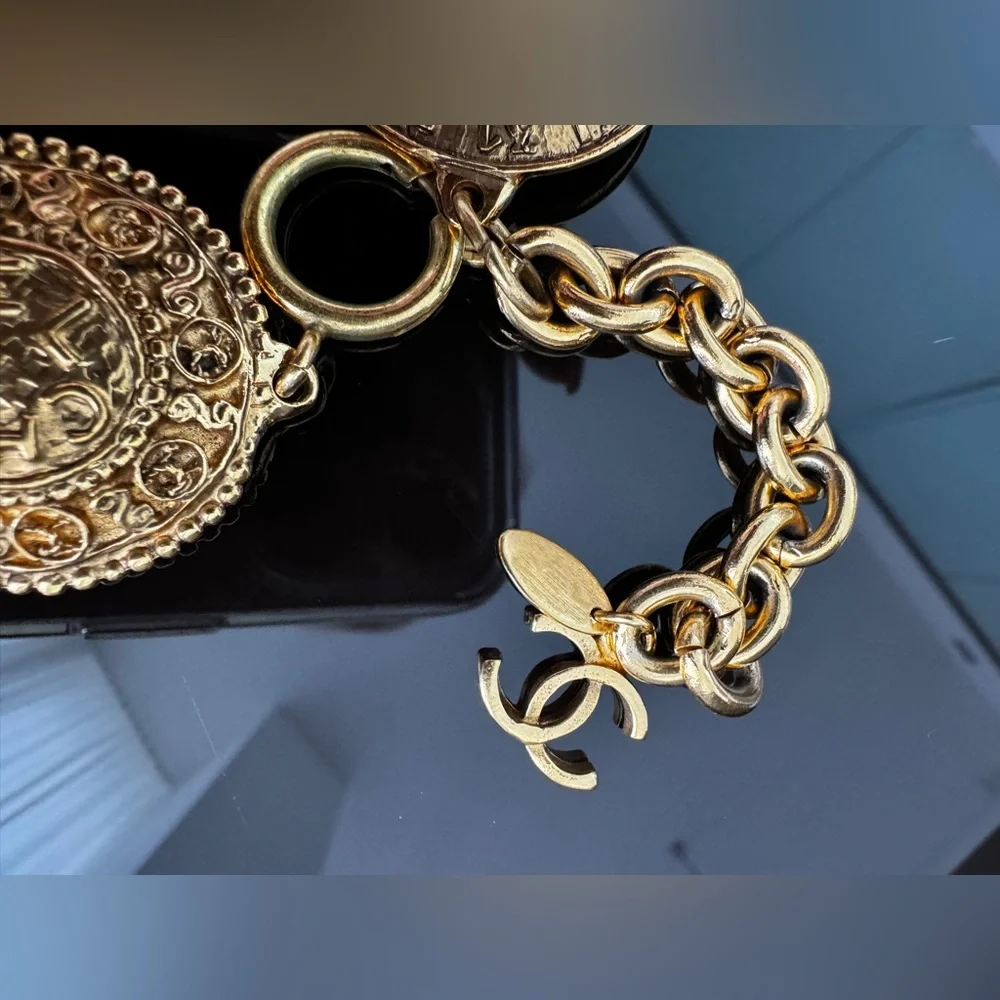 ‼️FINAL PRICE‼️ LOT 1428 Fabulous CHANEL vintage chocker